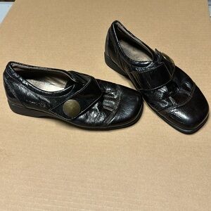 Josef Seibel shoes. Bundle with a shirt for a 25% offer. Sz 6.5
